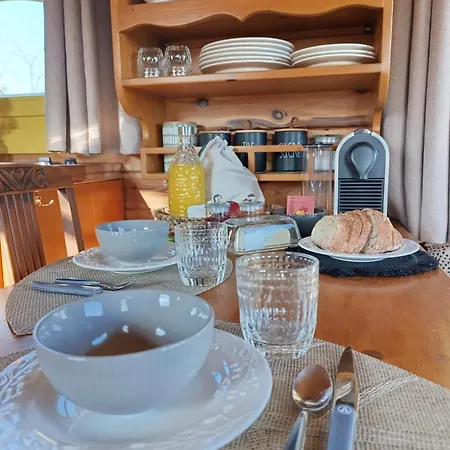 Roulotte, D'hotes A Tuffalun Bed & Breakfast *