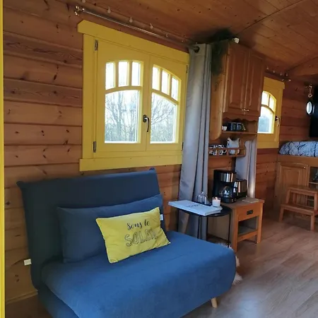 Roulotte, D'hotes A Tuffalun * Noyant-la-Plaine