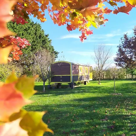 Roulotte, D'hotes A Tuffalun Bed & Breakfast Noyant-la-Plaine